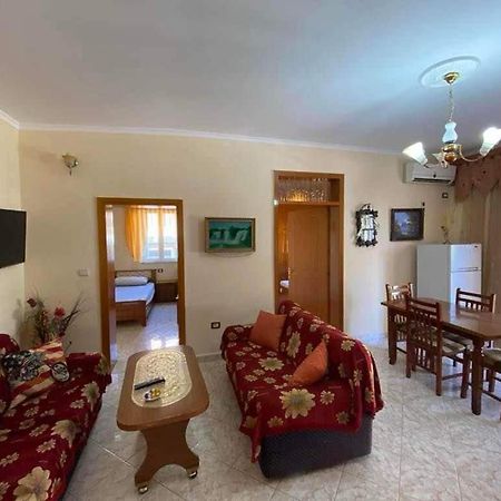 Koli Apartaments Sarandë Esterno foto