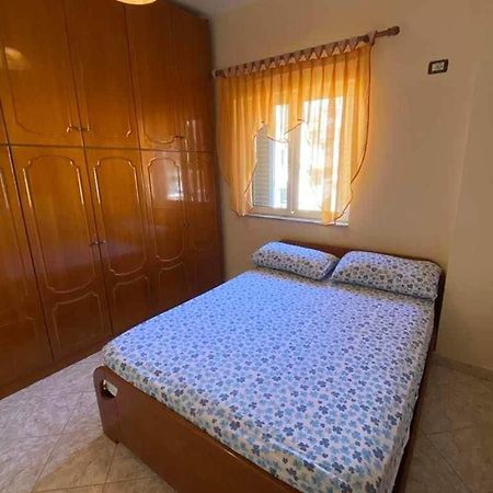Koli Apartaments Sarandë Esterno foto