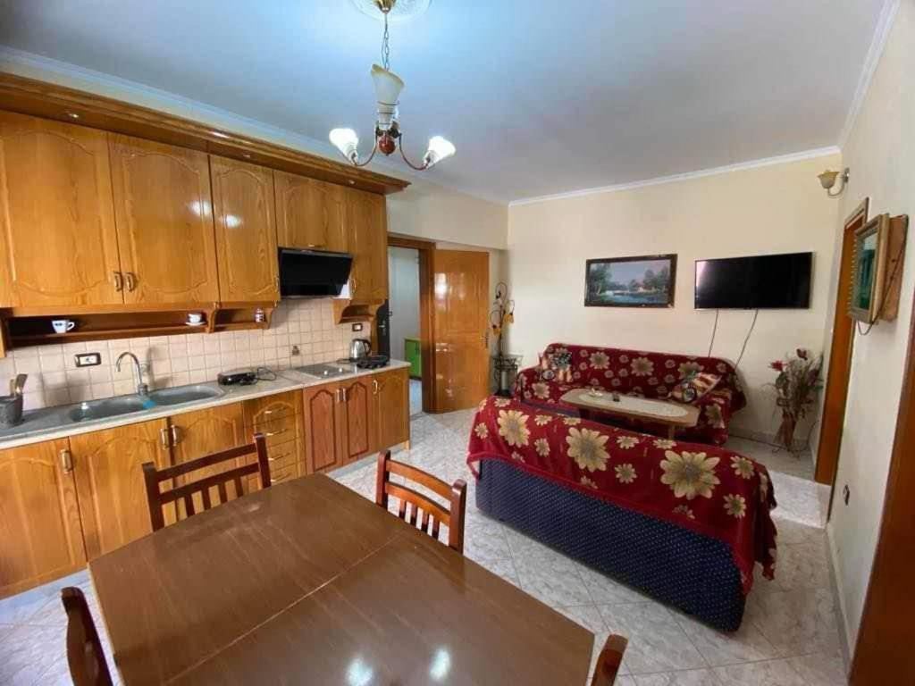 Koli Apartaments Sarandë Esterno foto